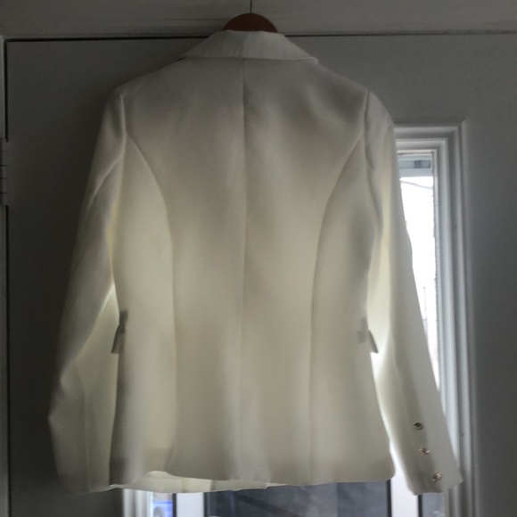 White Blazer - Picture 4 of 5